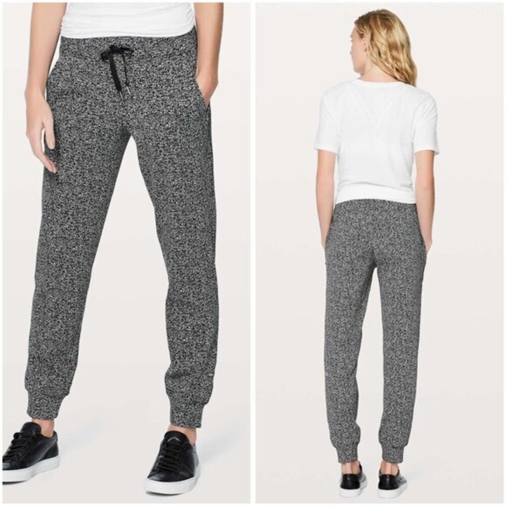 Lululemon Ready To Rulu Pant 29" in Reconnect Jacquard Luon White Black Size 4